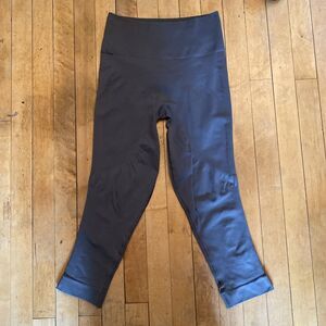 Lululemon Athletics Leggings Women’s Size 8 Grey Stretch Yoga Workout Exercise